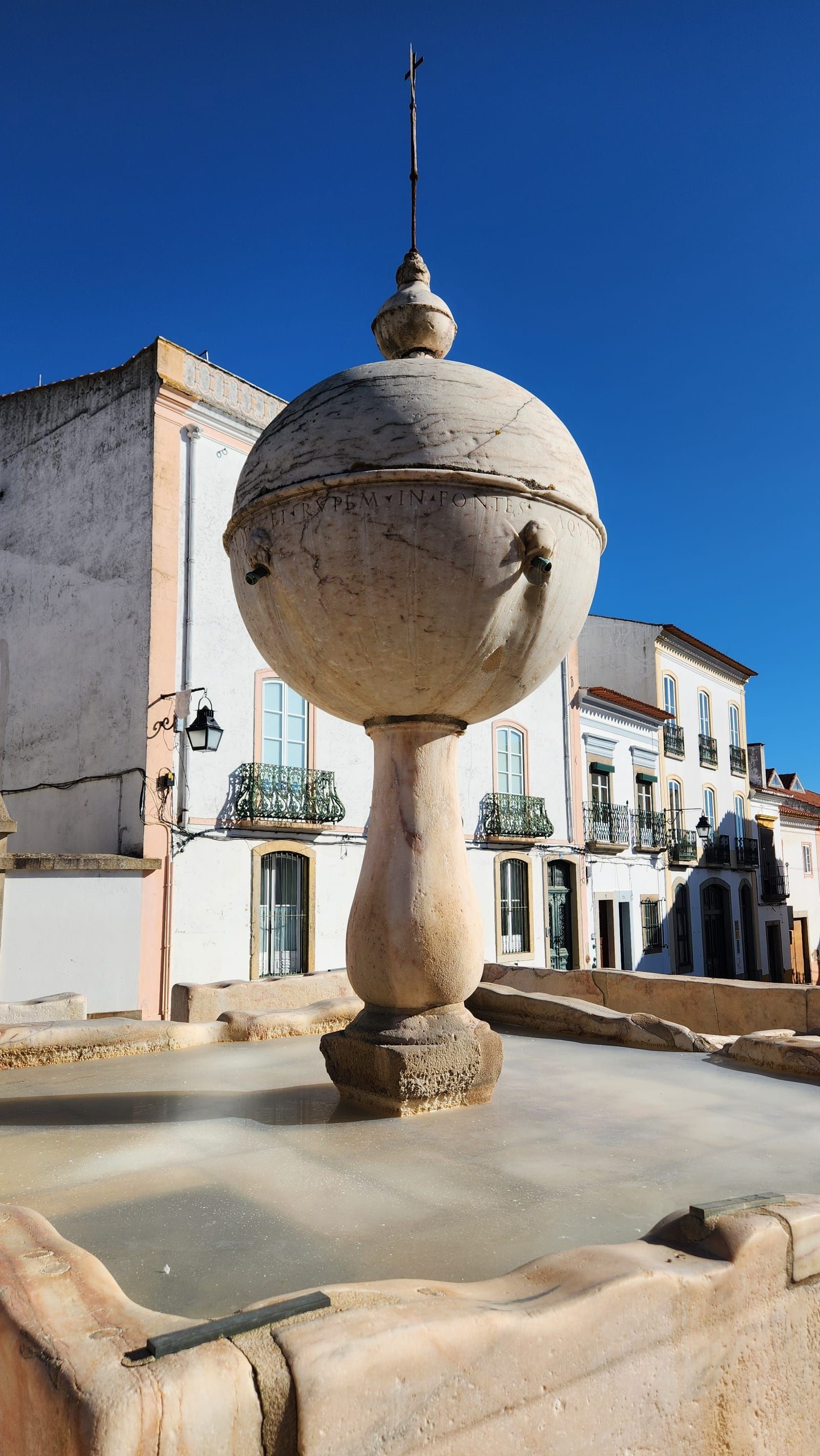 Capela dos Ossos e Igreja de São Francisco